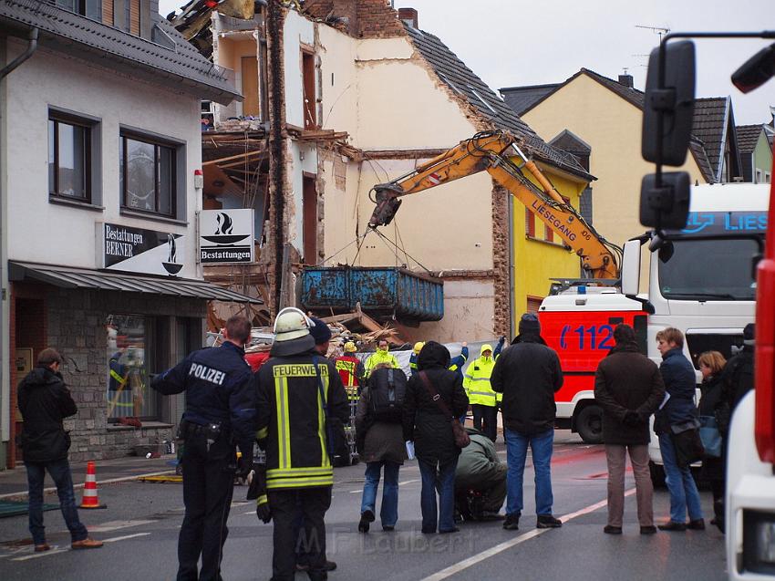 Hausexplosion Bruehl bei Koeln Pingsdorferstr P432.JPG